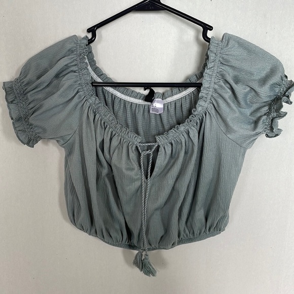 Crop top - Picture 1 of 3